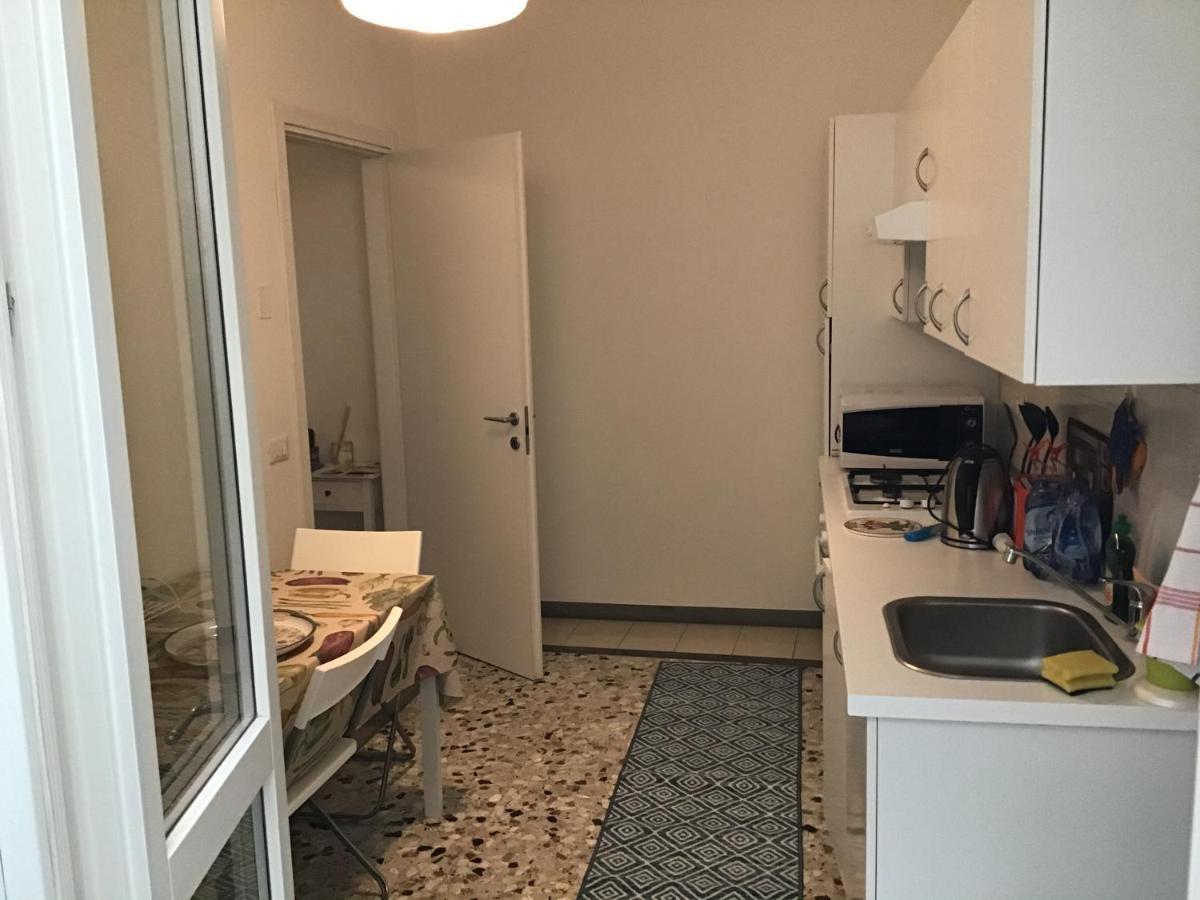 A Due Passi Da Giulietta-Casa Montecchi Верона Экстерьер фото