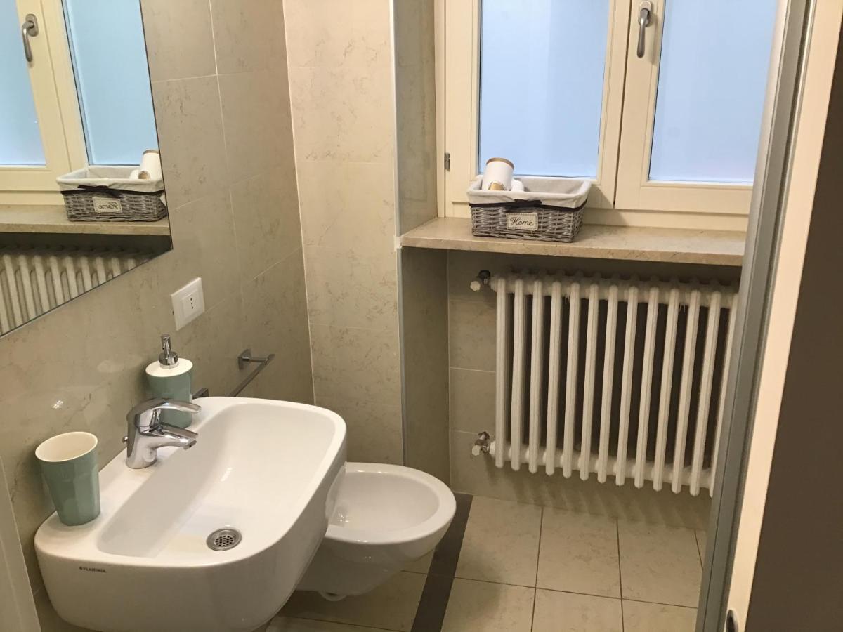 A Due Passi Da Giulietta-Casa Montecchi Верона Экстерьер фото
