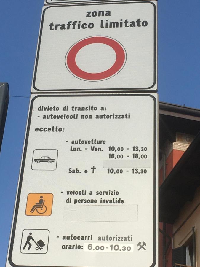 A Due Passi Da Giulietta-Casa Montecchi Верона Экстерьер фото
