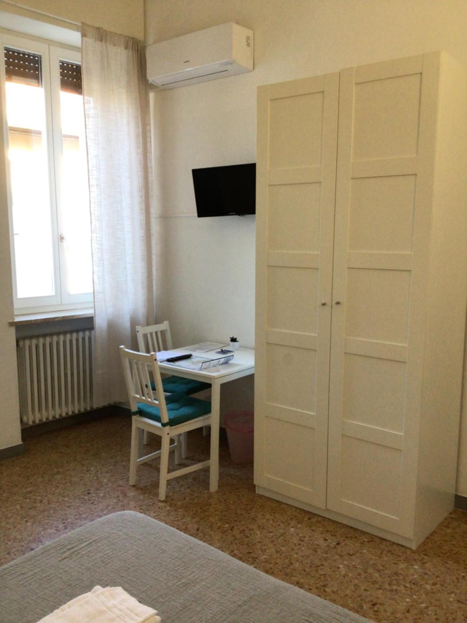 A Due Passi Da Giulietta-Casa Montecchi Верона Экстерьер фото